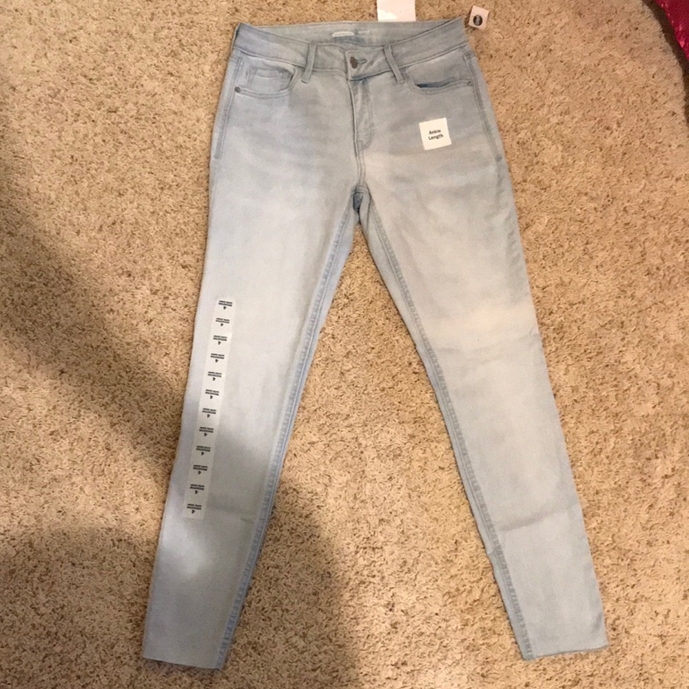 NWT Old Navy Rockstar jeans size 4